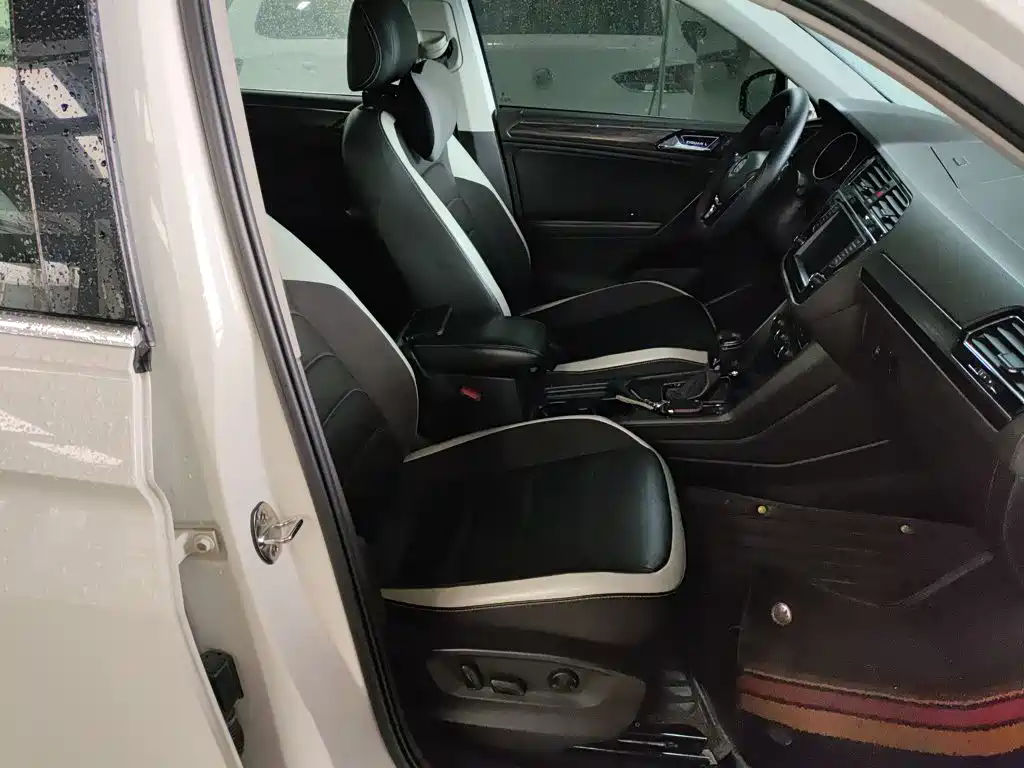 Volkswagen Tiguan L 2018 — фото 20