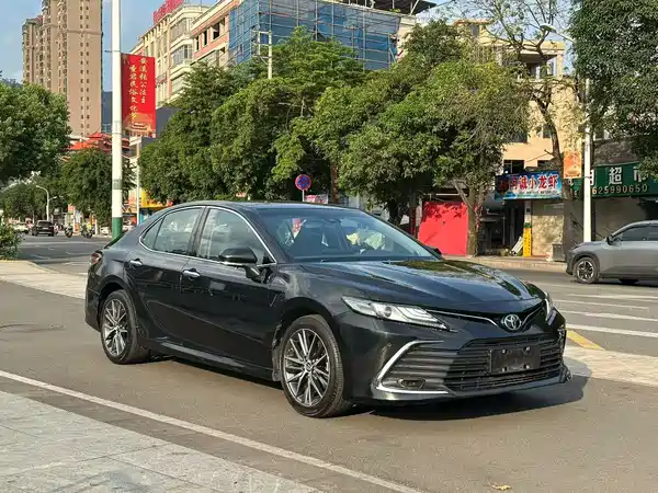 Toyota Camry 2021