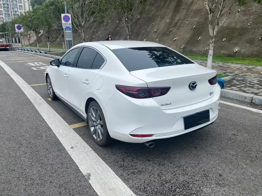 Mazda 3 Axela 2023