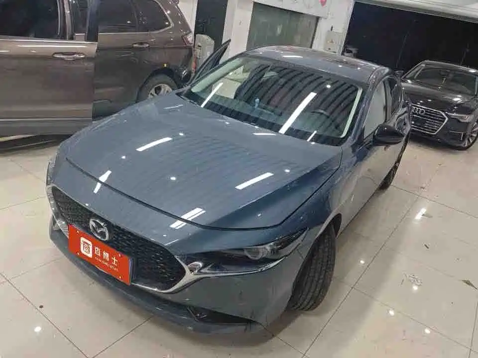 Mazda 3 Axela 2022