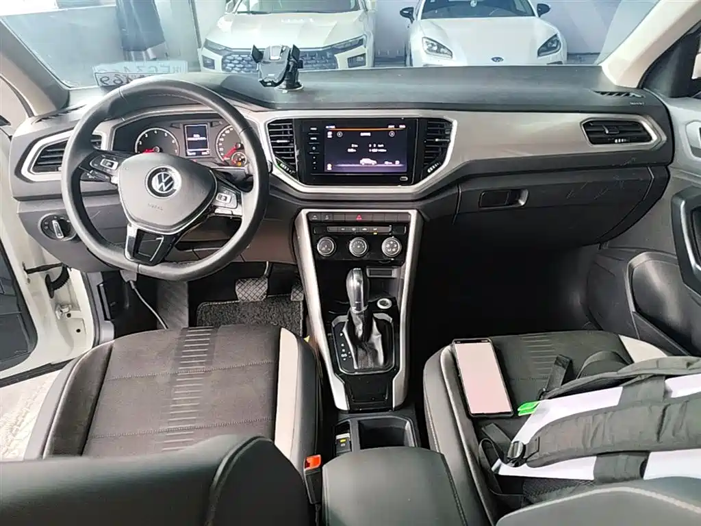 Volkswagen T-Roc 2021 — фото 10