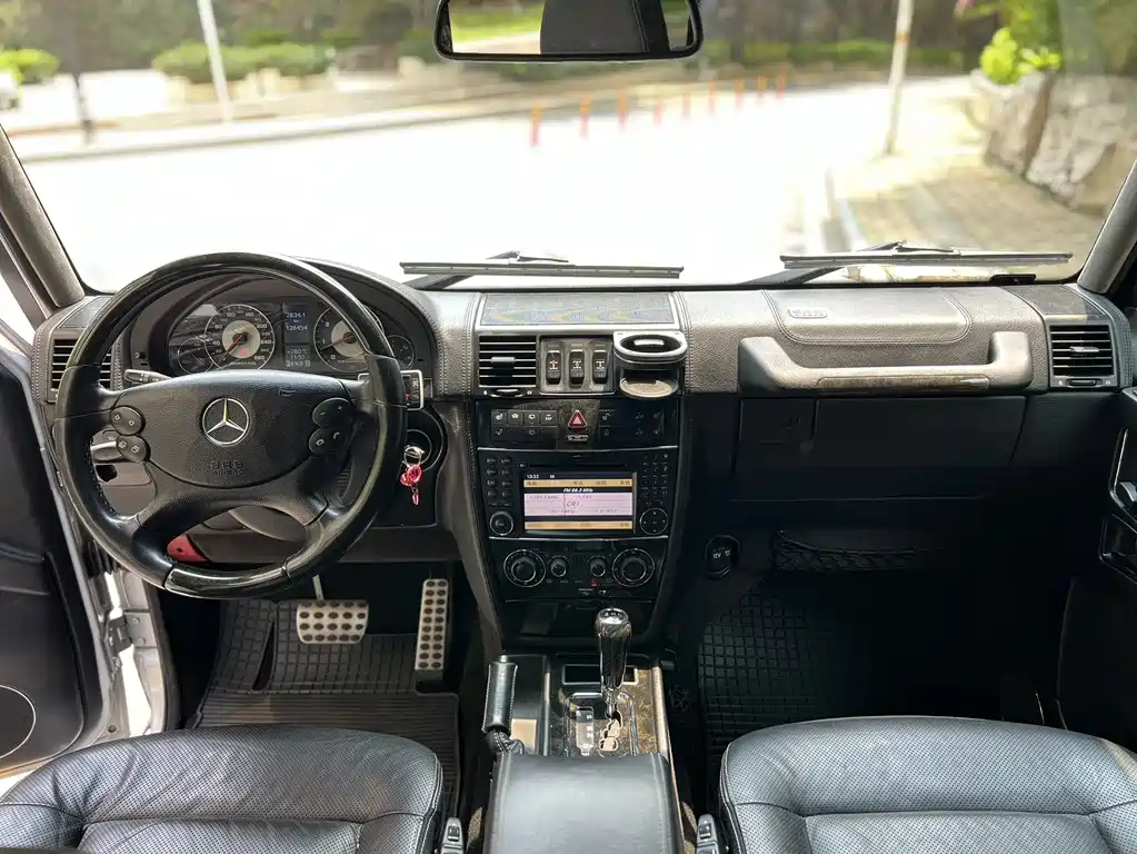 Mercedes-Benz G-Class AMG 2010 — фото 7