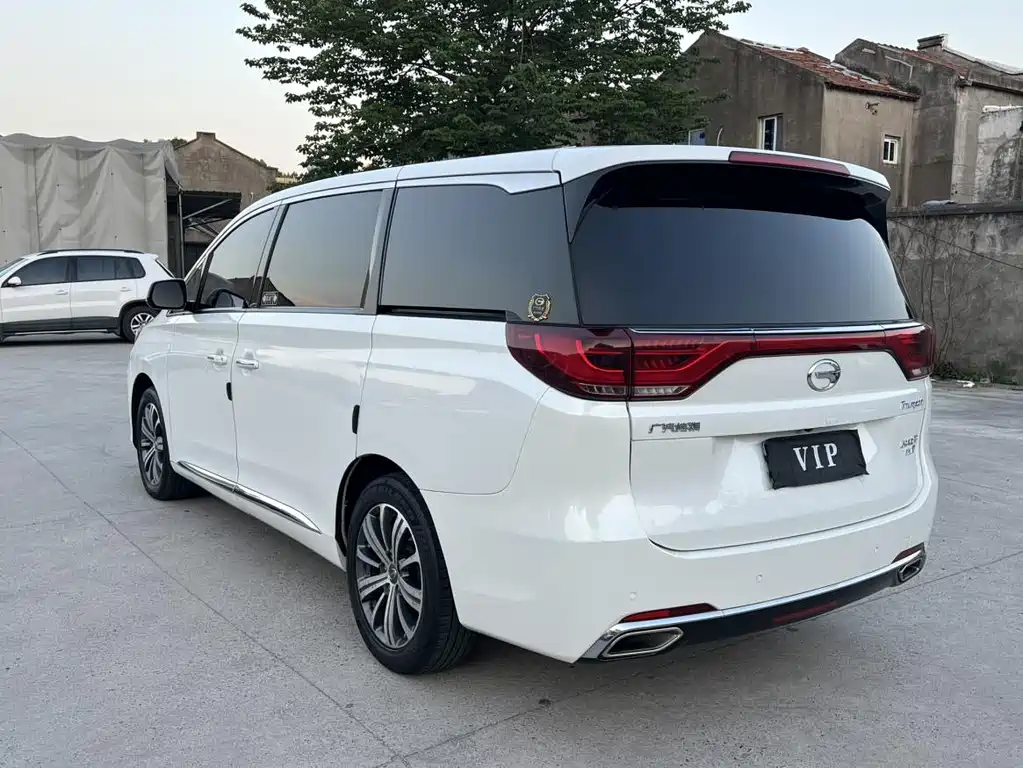 GAC Trumpchi M8 2018 — фото 15