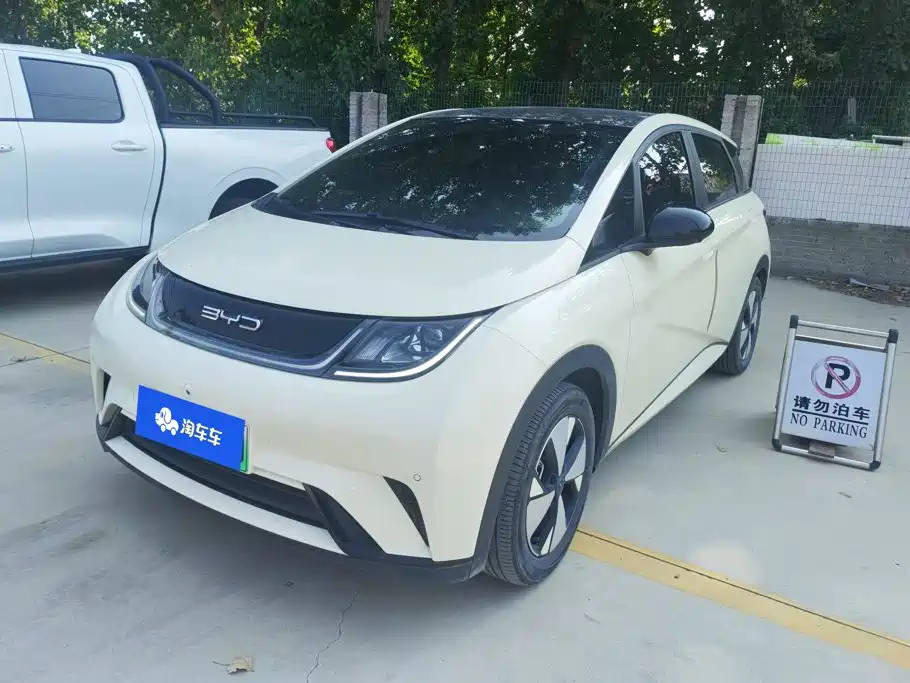 BYD Dolphin 2023 — фото 1