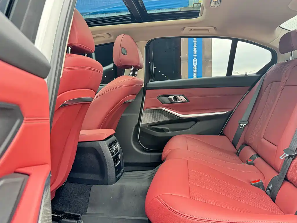 BMW 3 Series 2025 — фото 15
