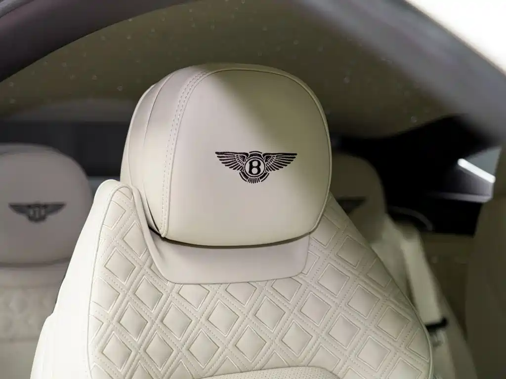 Bentley Continental 2020 — фото 17