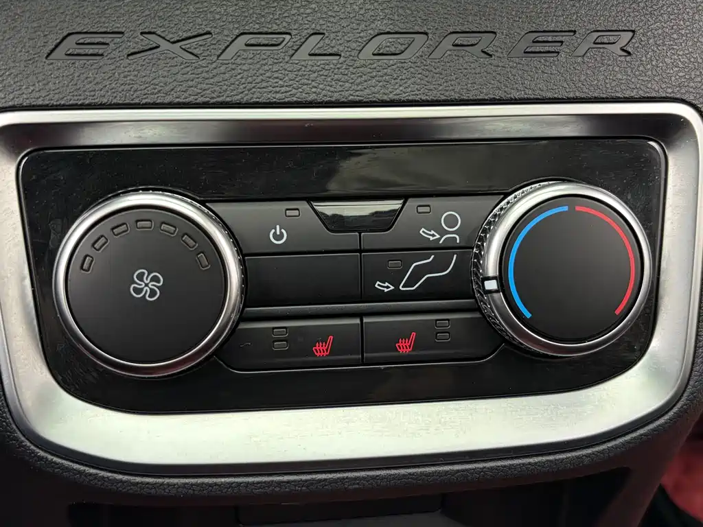 Ford Explorer 2023 — фото 12