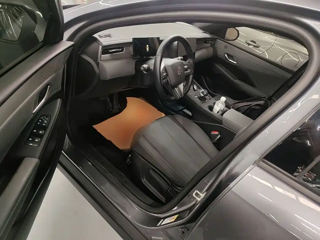 BYD Qin PLUS 2025 — фото 16