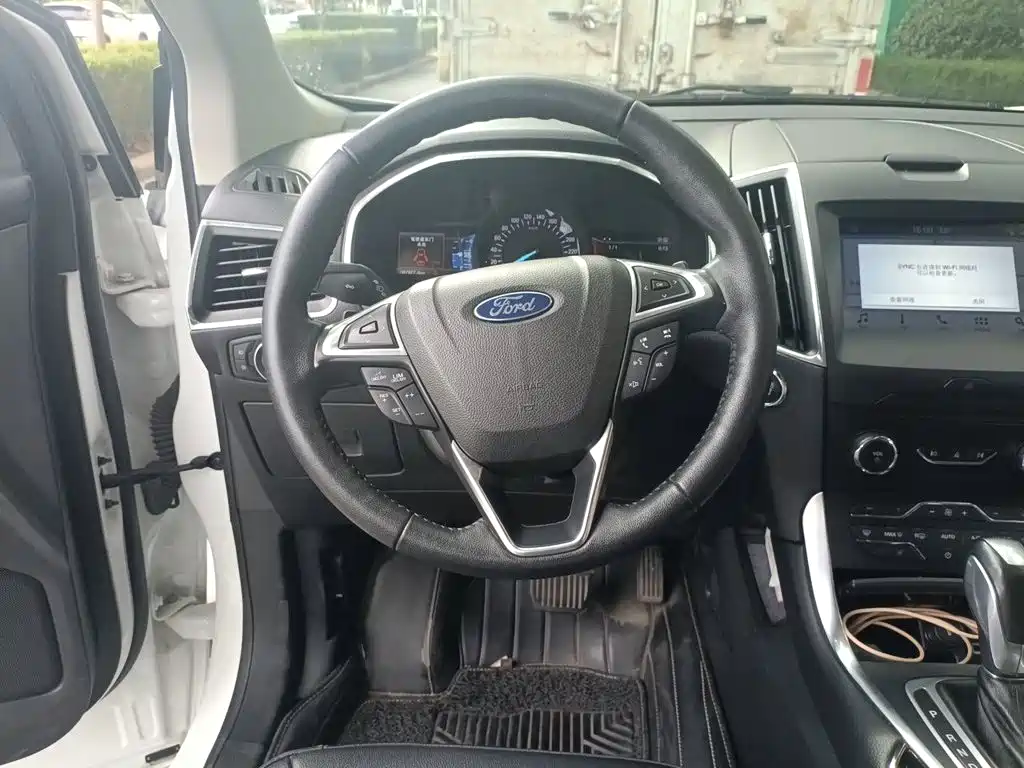 Ford Edge 2019 — фото 11