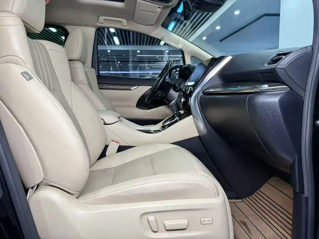 Toyota Alphard 2020 — фото 11