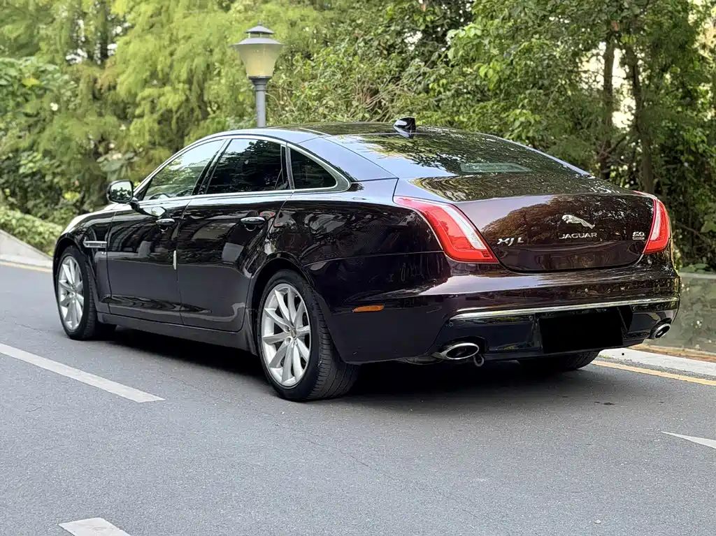 Jaguar XJ 2017 — фото 5