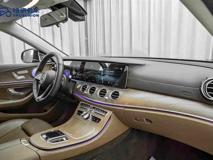 Mercedes-Benz E-Class 2022 — фото 14