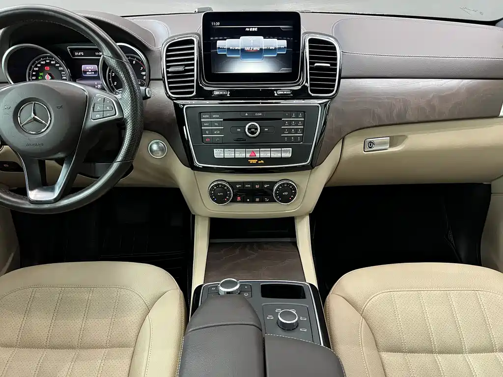 Mercedes-Benz GLE 2018 — фото 27