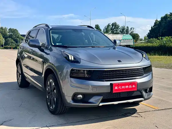 Lynk & Co 01 EM-P 2018