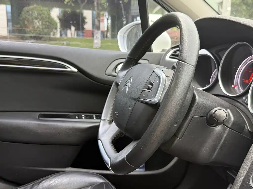 Citroen C4L 2015 — фото 23