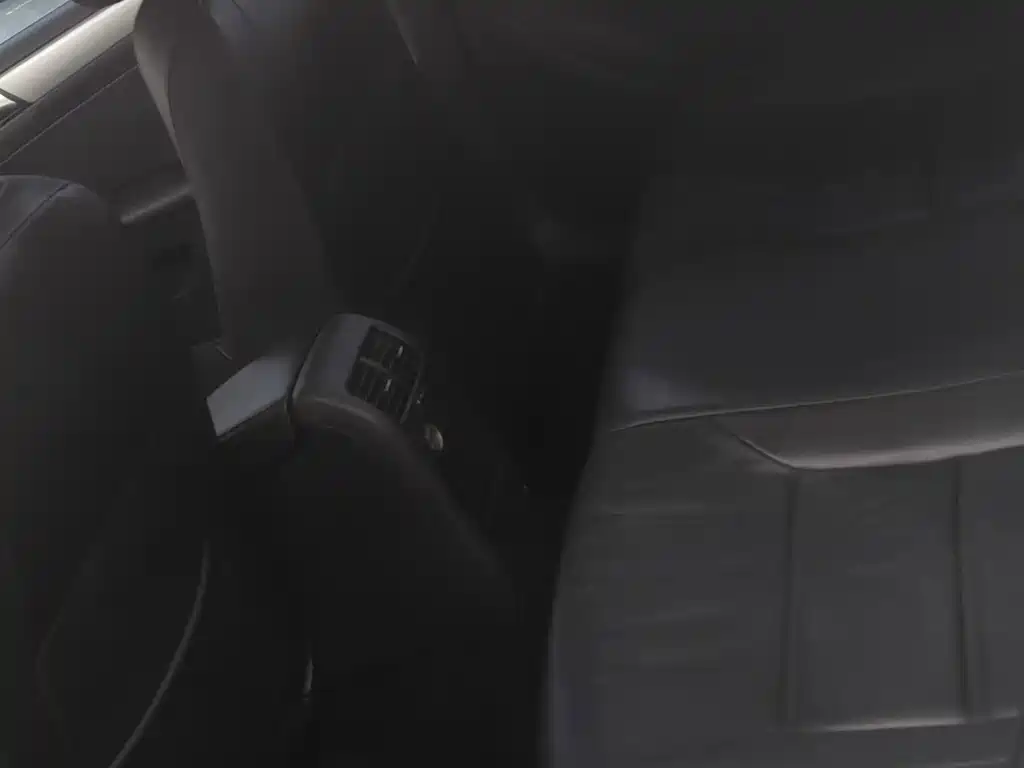Volkswagen Sagitar 2014