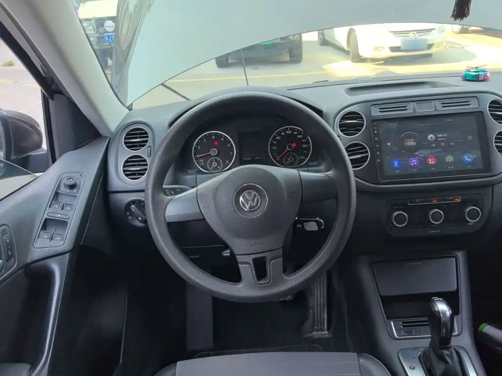 Volkswagen Tiguan 2019 — фото 11