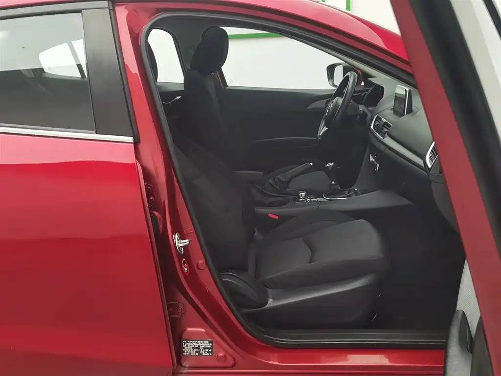 Mazda 3 Axela 2016 — фото 23