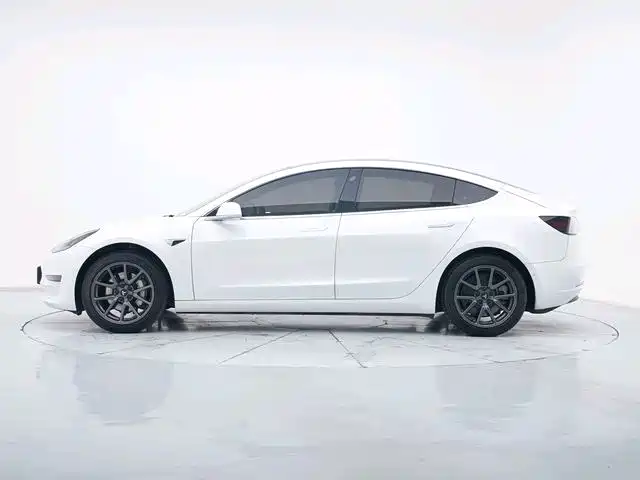 Tesla Model 3 2019 — фото 3