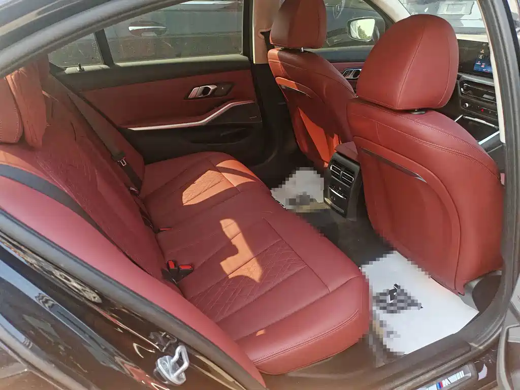 BMW 3 Series 2025 — фото 11