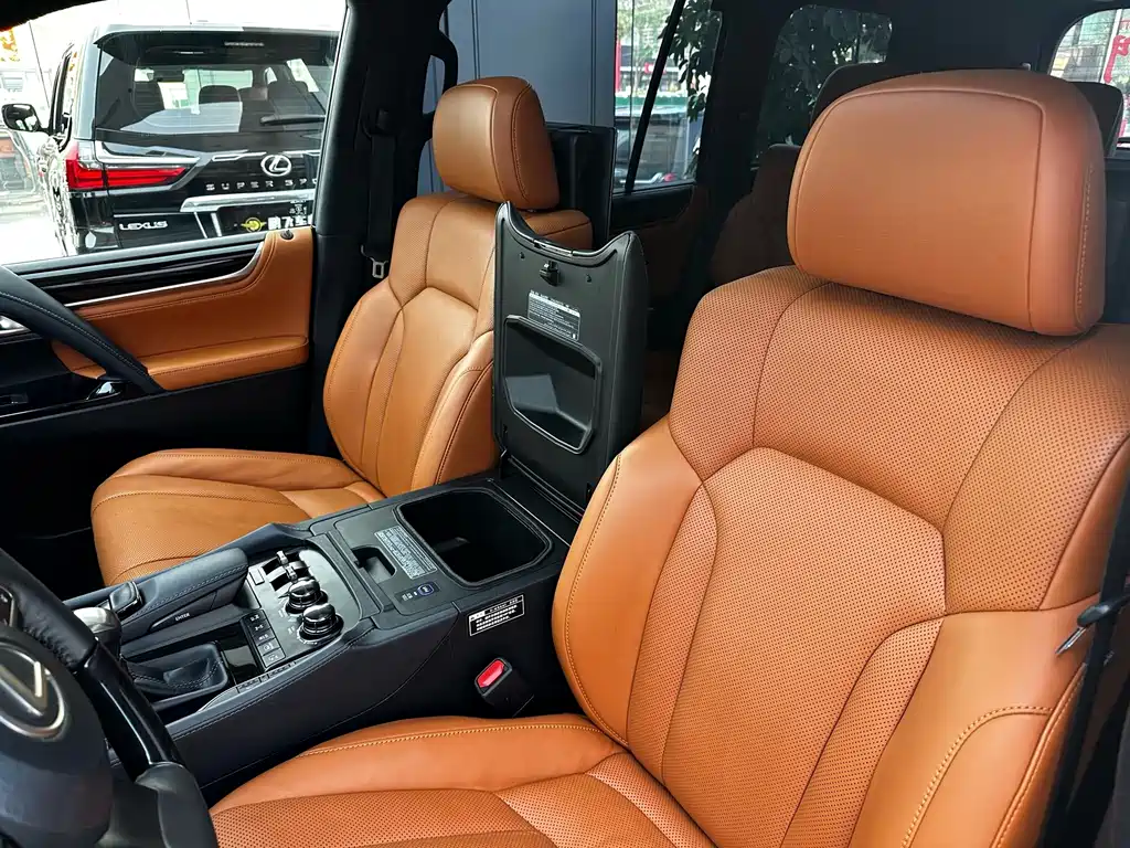 Lexus LX 2019 — фото 13