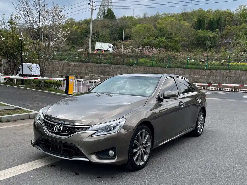 Toyota Reiz 2015
