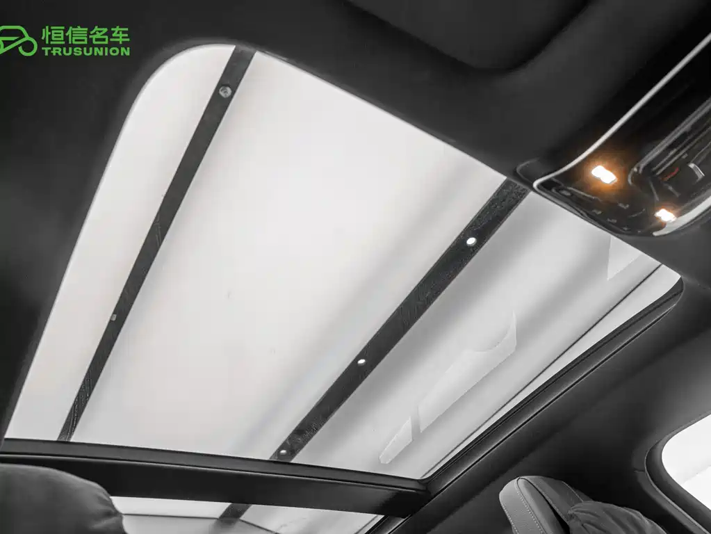 Mercedes-Benz EQE SUV 2023 — фото 20
