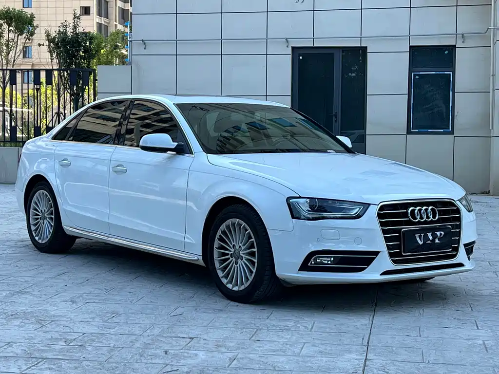Audi A4L 2016