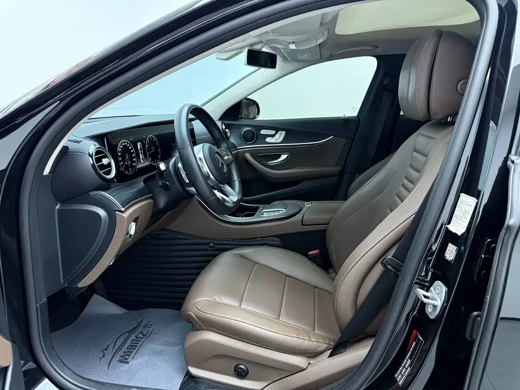 Mercedes-Benz E-Class 2020 — фото 15