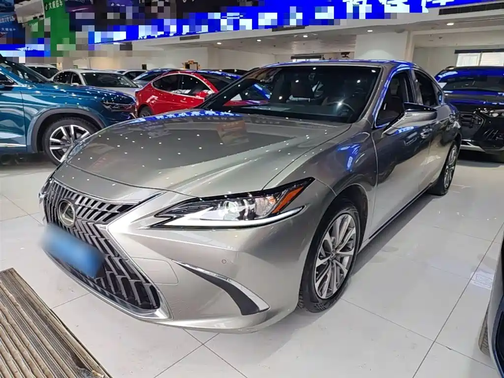 Lexus ES 2023 — фото 1