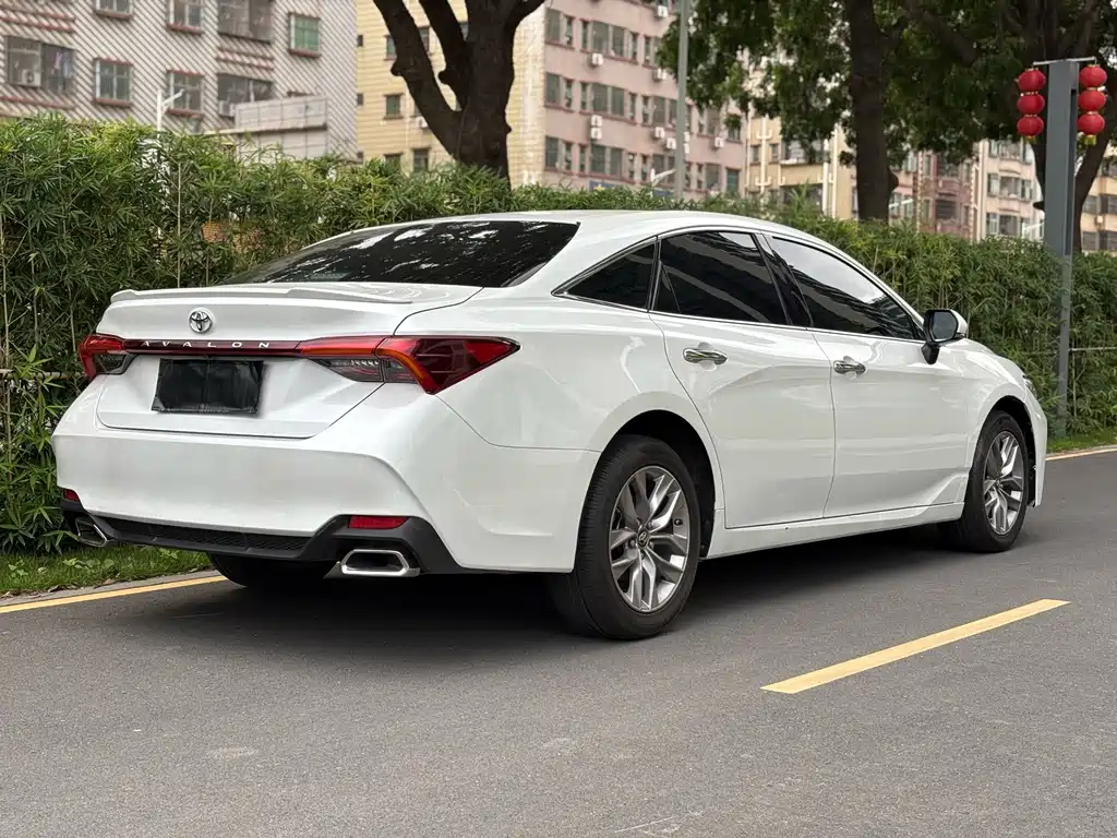 Toyota Avalon 2022 — фото 18