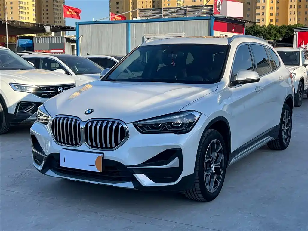 BMW X1 2022 — фото 1