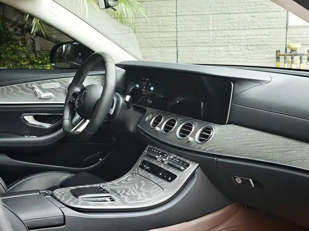 Mercedes-Benz E-Class 2022 — фото 22
