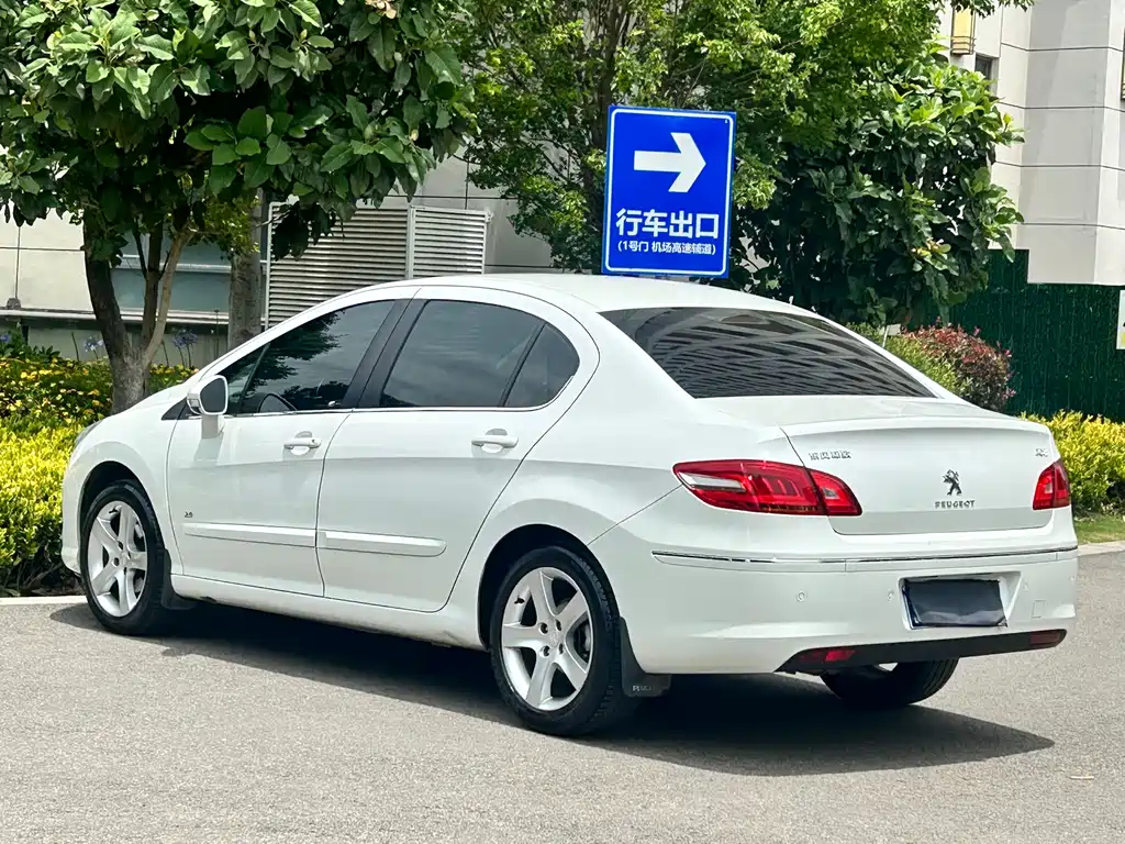 Peugeot 408 2014 — фото 9