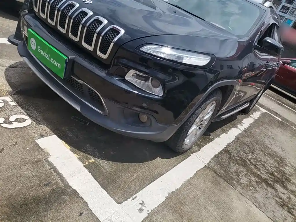 Jeep Cherokee 2019 — фото 24