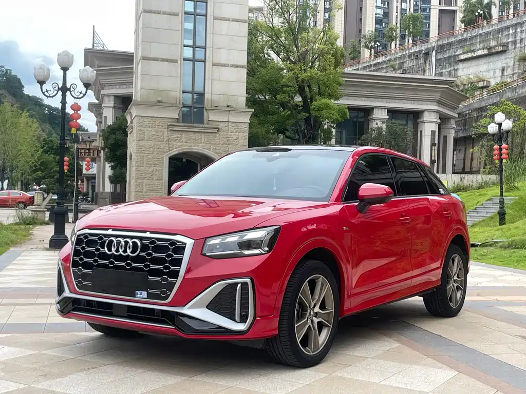 Audi Q2L