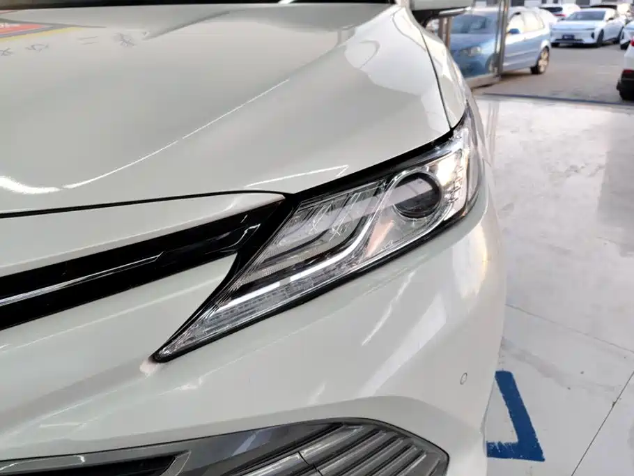 Toyota Camry 2021 — фото 5