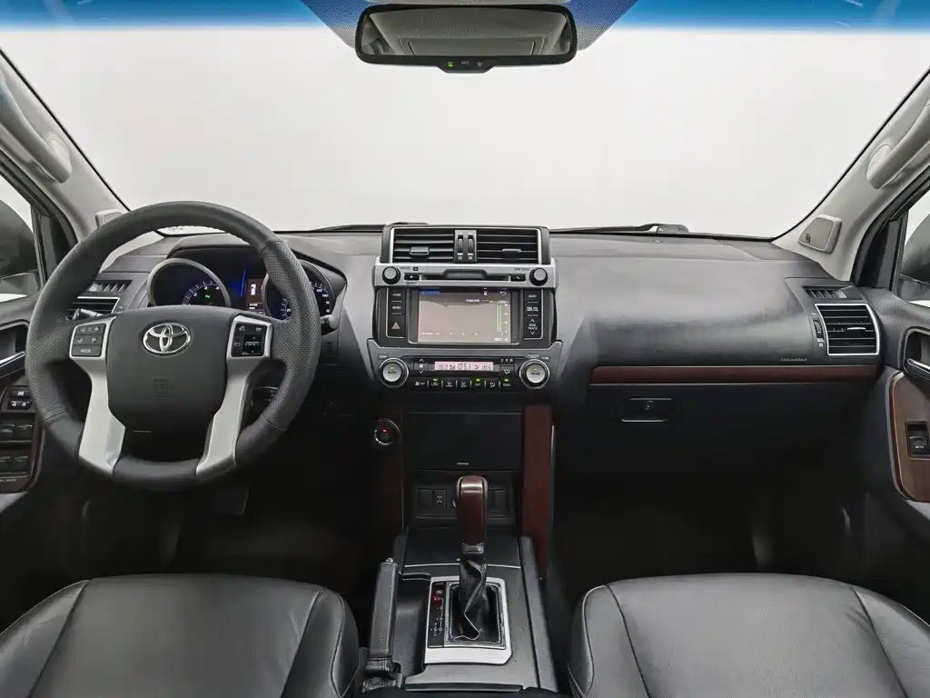 Toyota Prado 2017 — фото 5