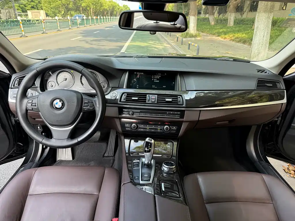 BMW 5 Series 2014 — фото 9