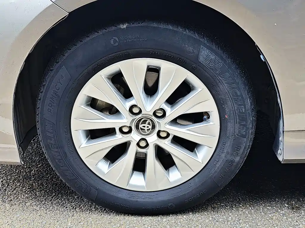 Toyota Corolla 2020 — фото 13