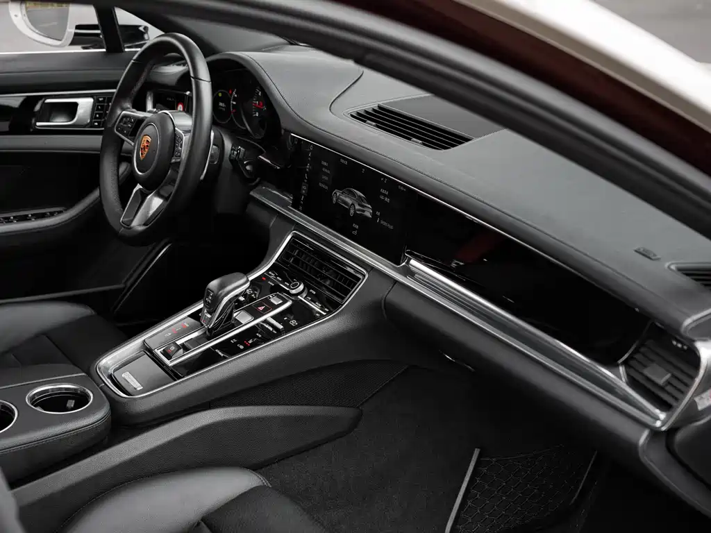 Porsche Panamera 2018 — фото 8
