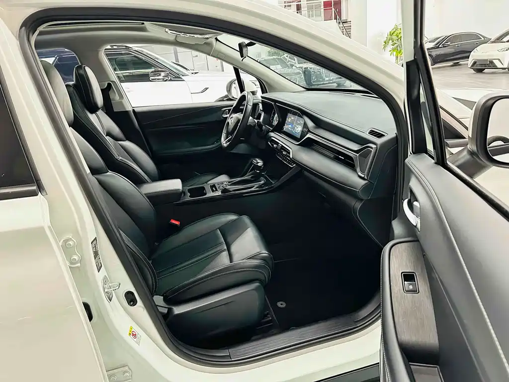 GAC Motor Trumpchi GS4 2023 — фото 25