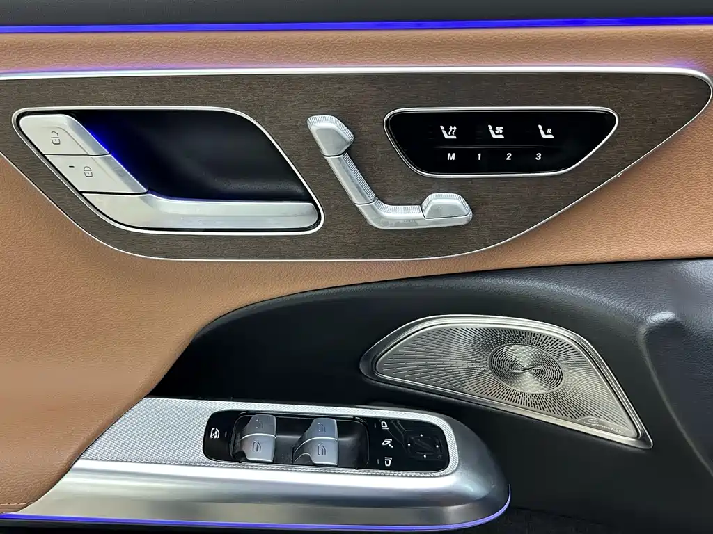 Mercedes-Benz E-Class 2024 — фото 19
