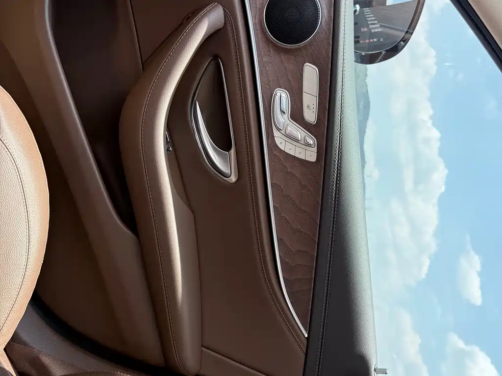 Mercedes-Benz E-Class 2022 — фото 28