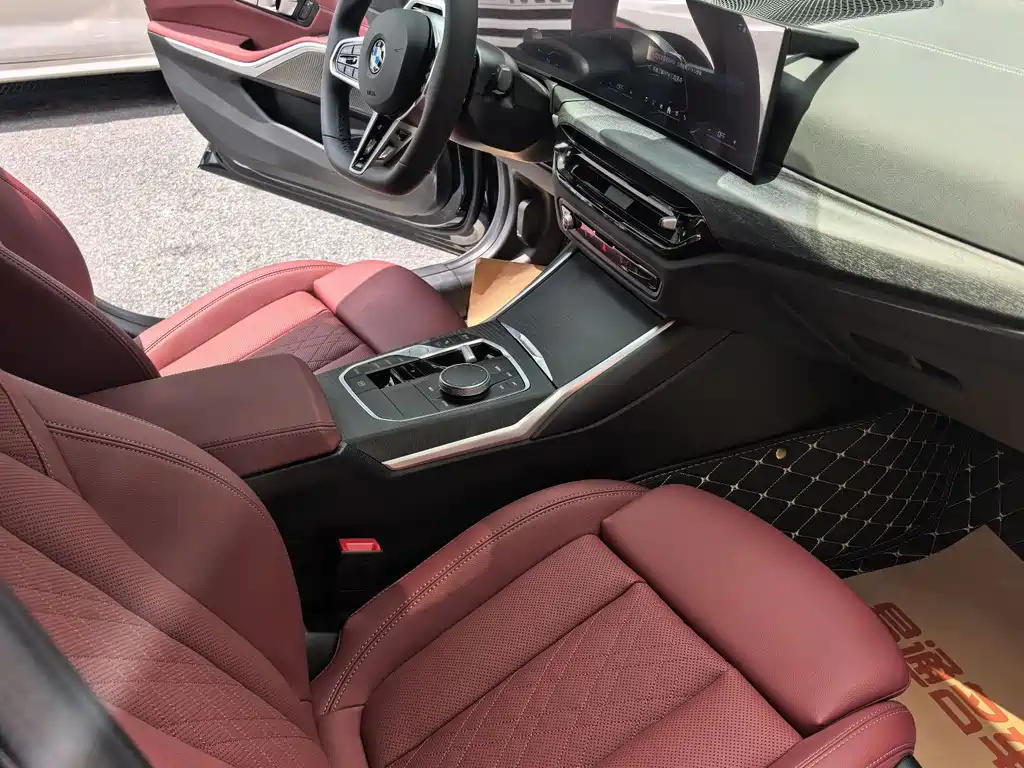 BMW 3 Series 2025 — фото 19