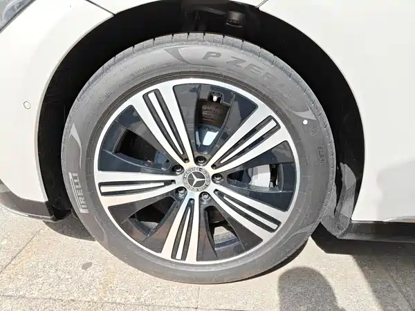Mercedes-Benz EQE 2025