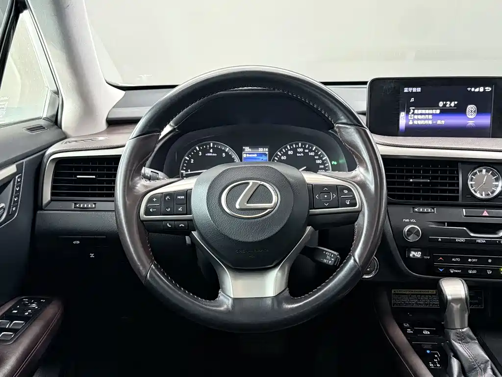 Lexus RX 2017 — фото 12