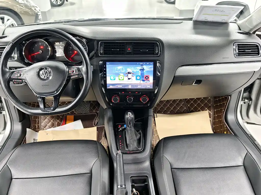 Volkswagen Sagitar 2017