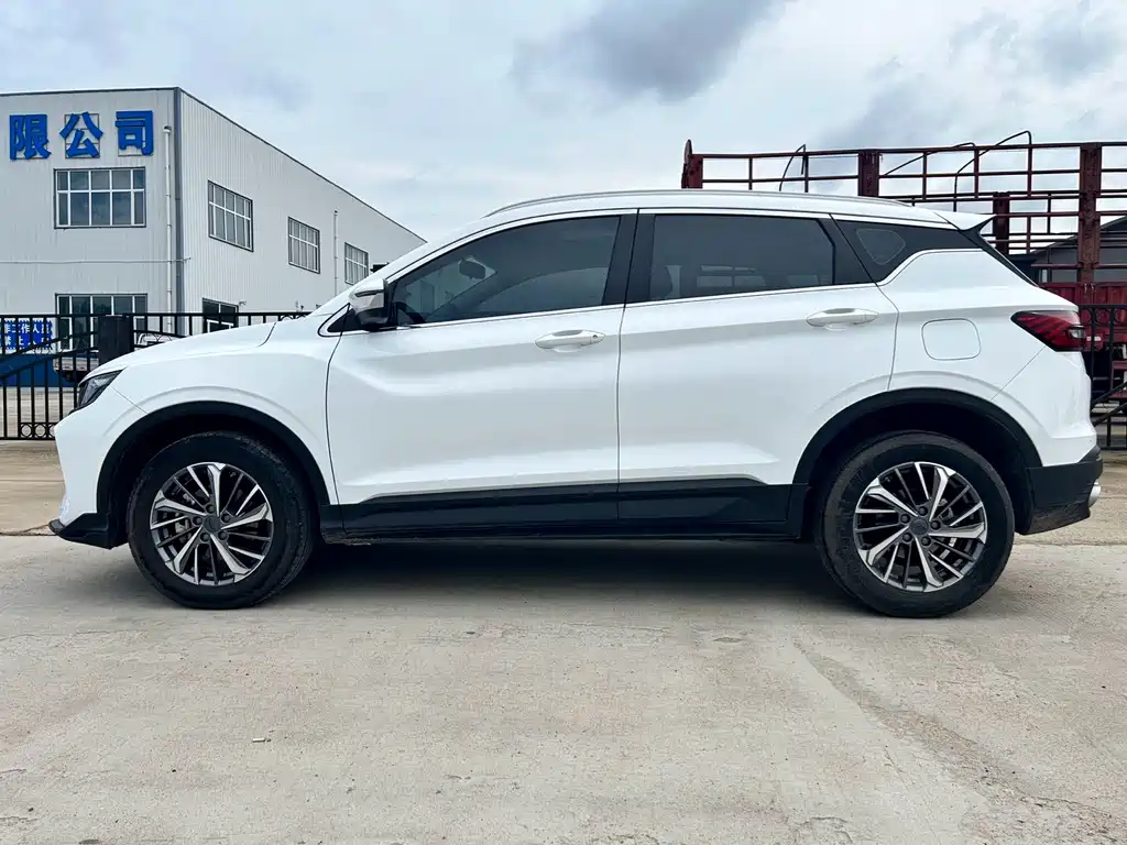 Geely Binyue 2022