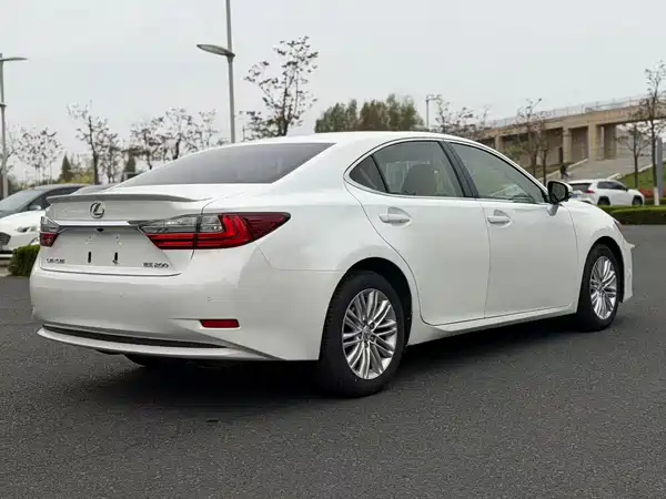 Lexus ES 2015